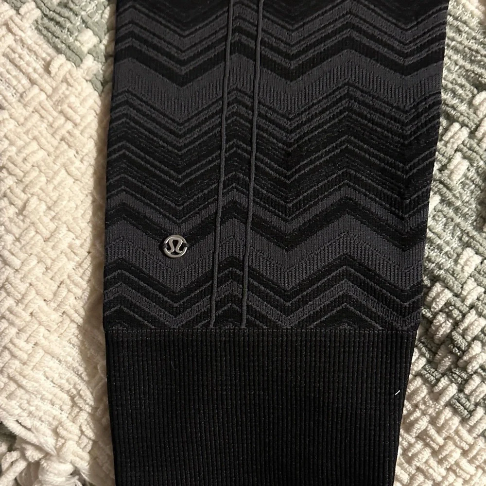 Women’s Lululemon knit seamless ribbed leggings Chevron heathered